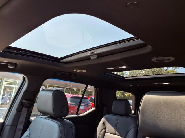Used 2023 Chevrolet Traverse RS image 23