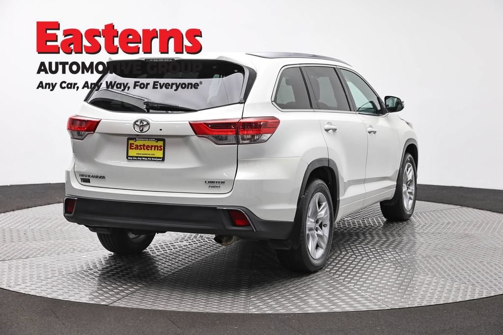 Used 2017 Toyota Highlander Limited Platinum AWD/4WD image 5