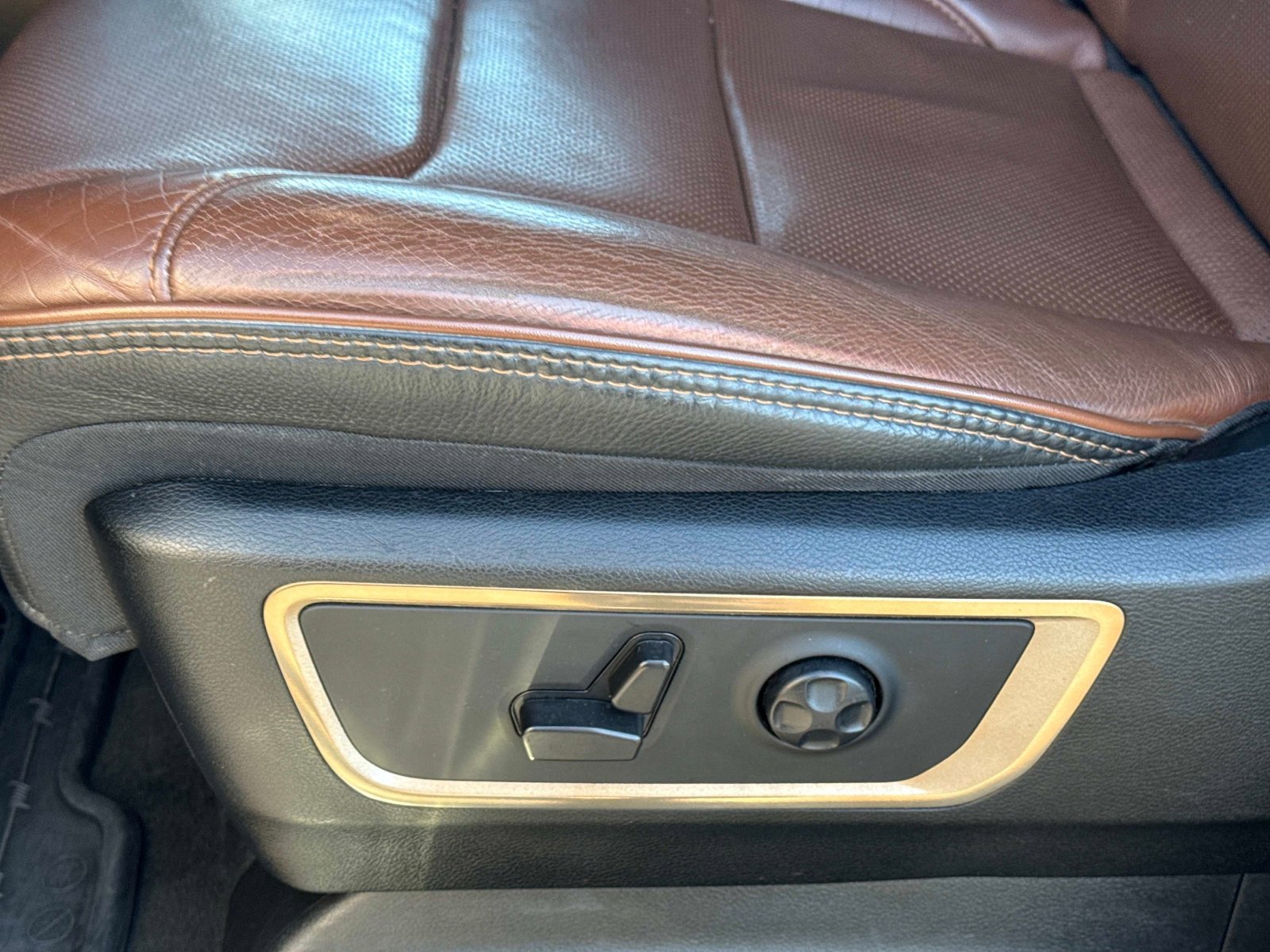 Used 2021 RAM 1500 Limited w/ Body Color Bumper Group image 21