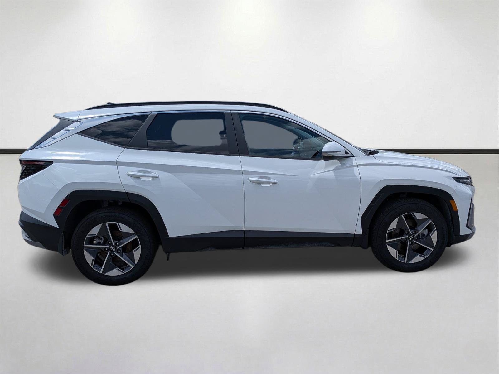Used 2025 Hyundai Tucson SEL FWD image 3