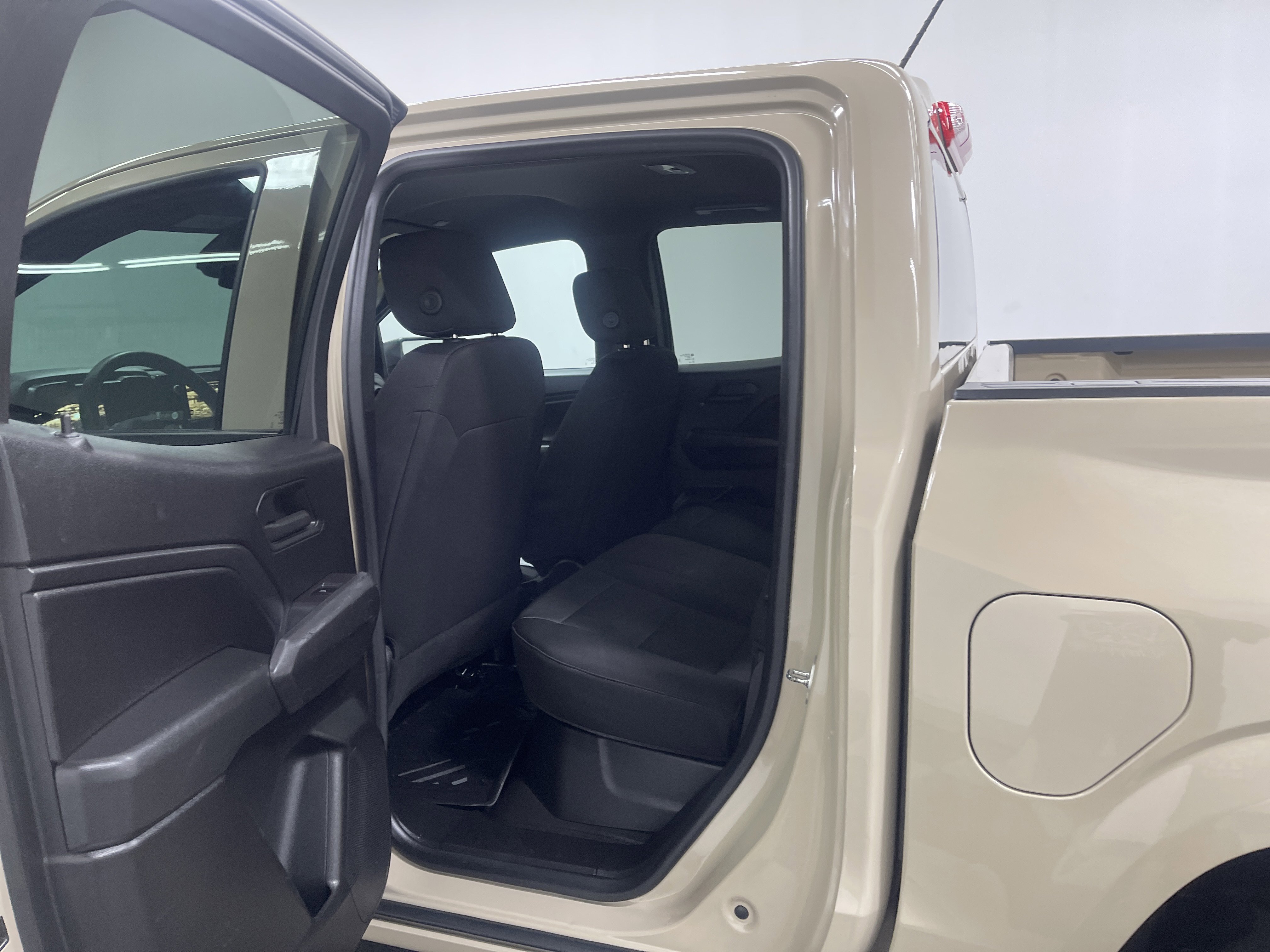Used 2023 Chevrolet Colorado W/T image 13
