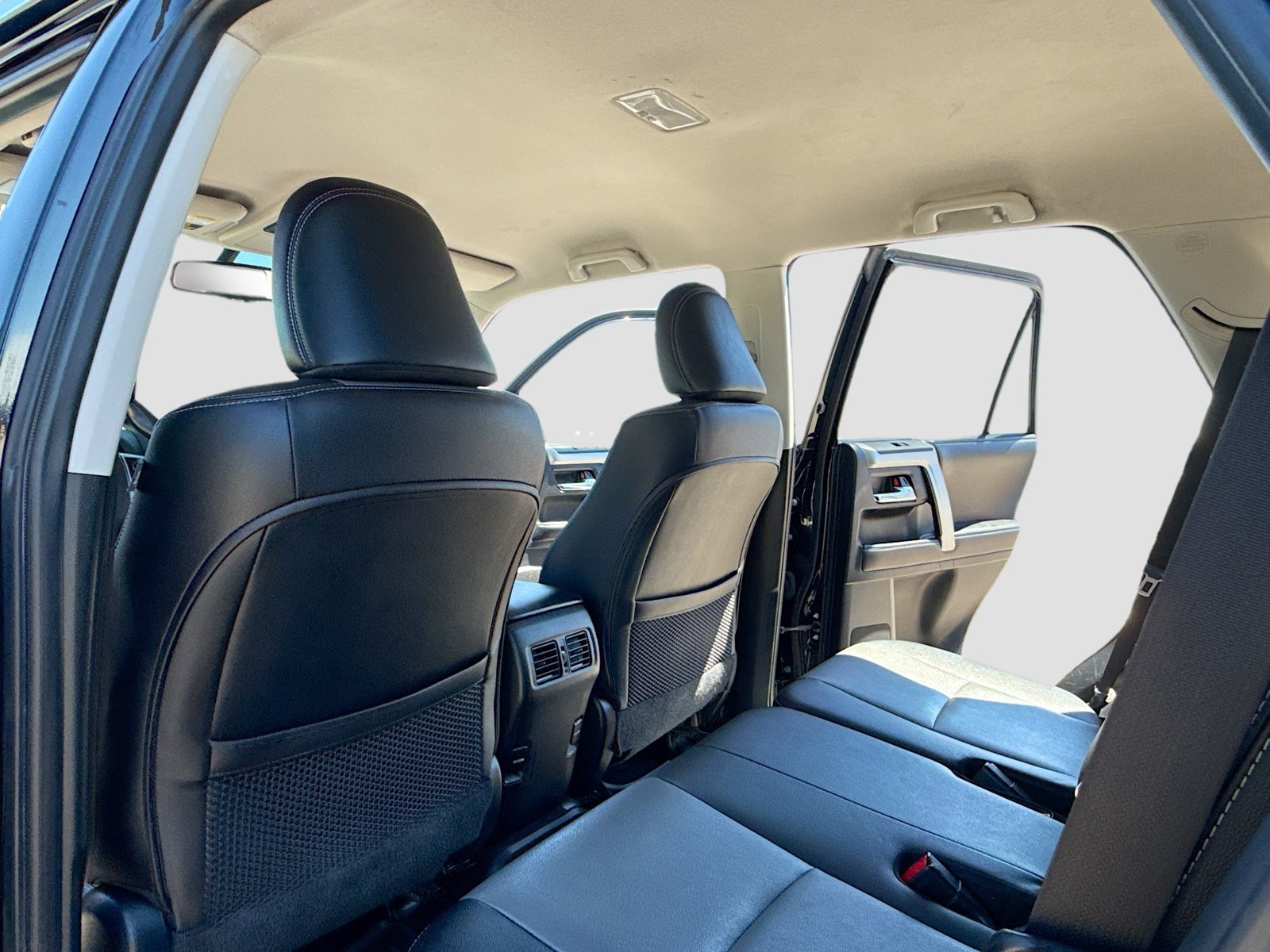 Used 2018 Toyota 4Runner SR5 Premium AWD/4WD image 6
