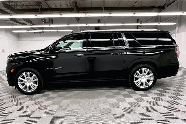 Used 2024 Chevrolet Suburban High Country AWD/4WD image 15