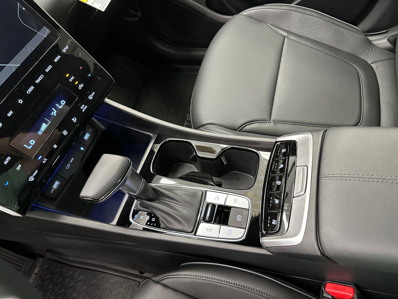 Used 2024 Hyundai Santa Cruz Limited image 27