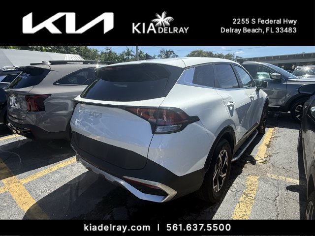 Used 2023 Kia Sportage LX FWD image 2