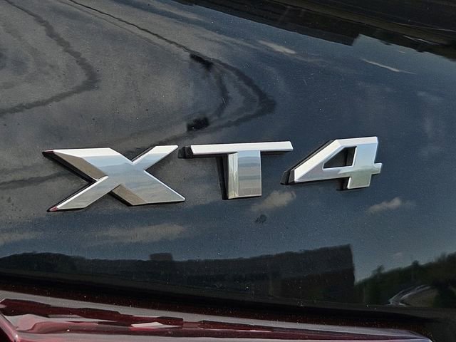 Used 2019 Cadillac XT4 Luxury w/ Cold Weather Package image 11