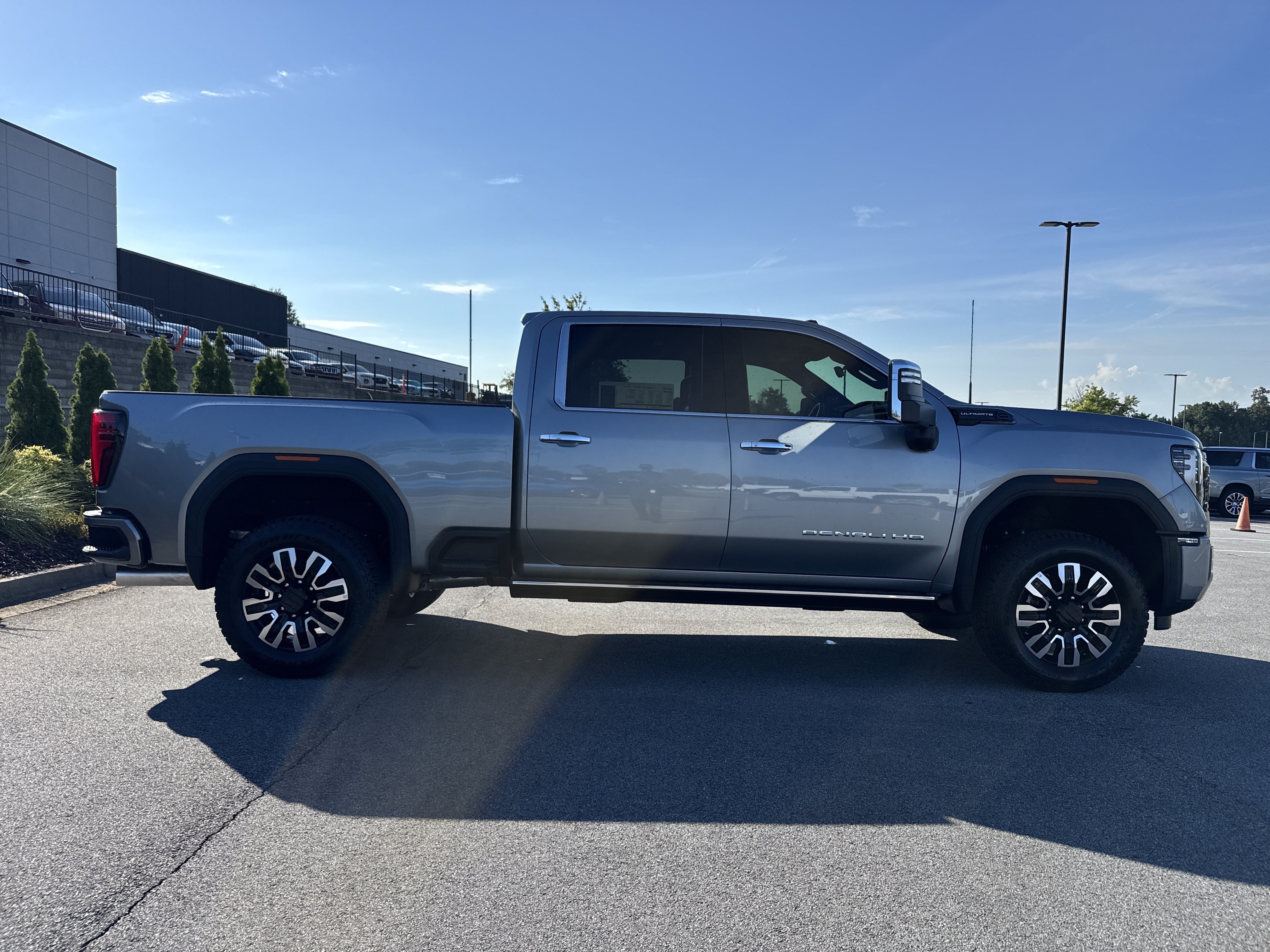 New 2026 GMC Sierra 2500 Denali Ultimate AWD/4WD image 11