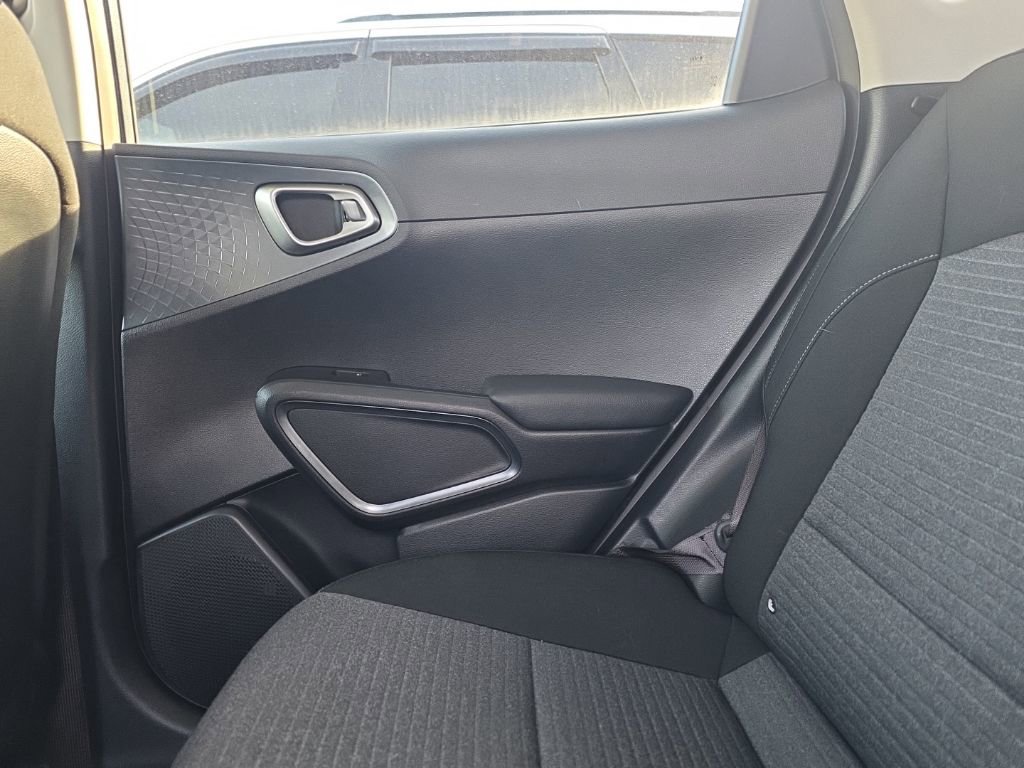 Used 2021 Kia Soul S image 11