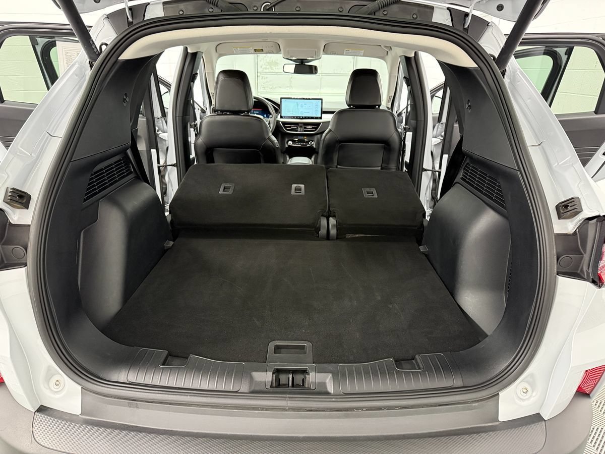 Used 2025 Ford Escape Platinum AWD/4WD image 28