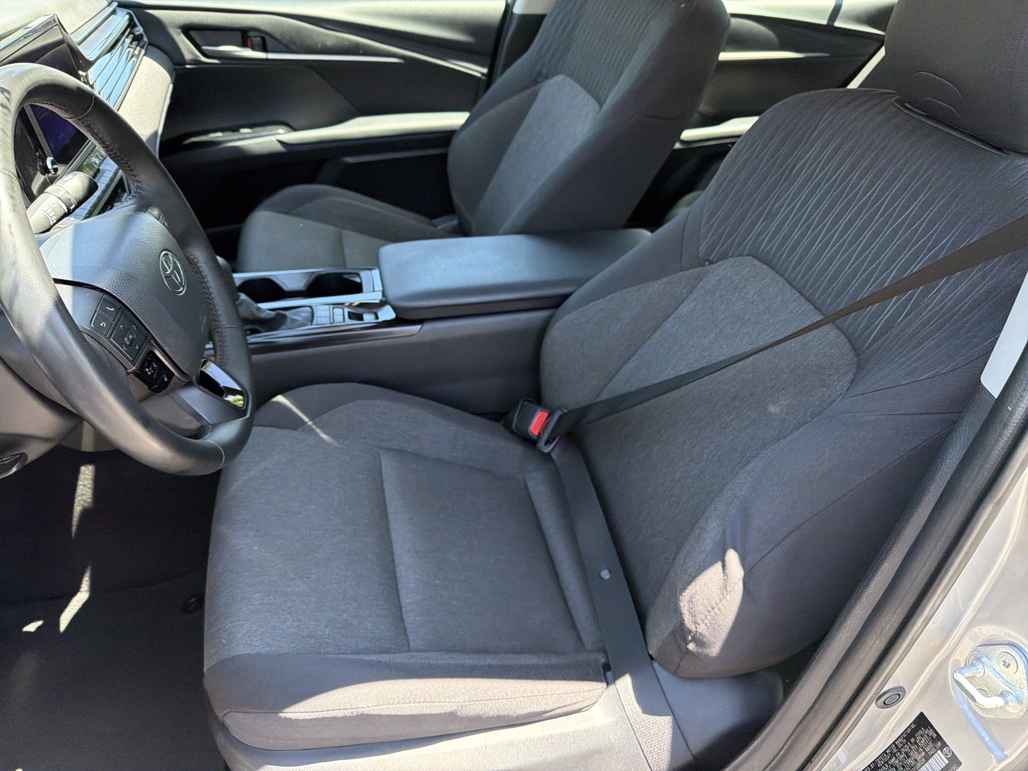 Used 2025 Toyota Camry LE AWD/4WD image 16