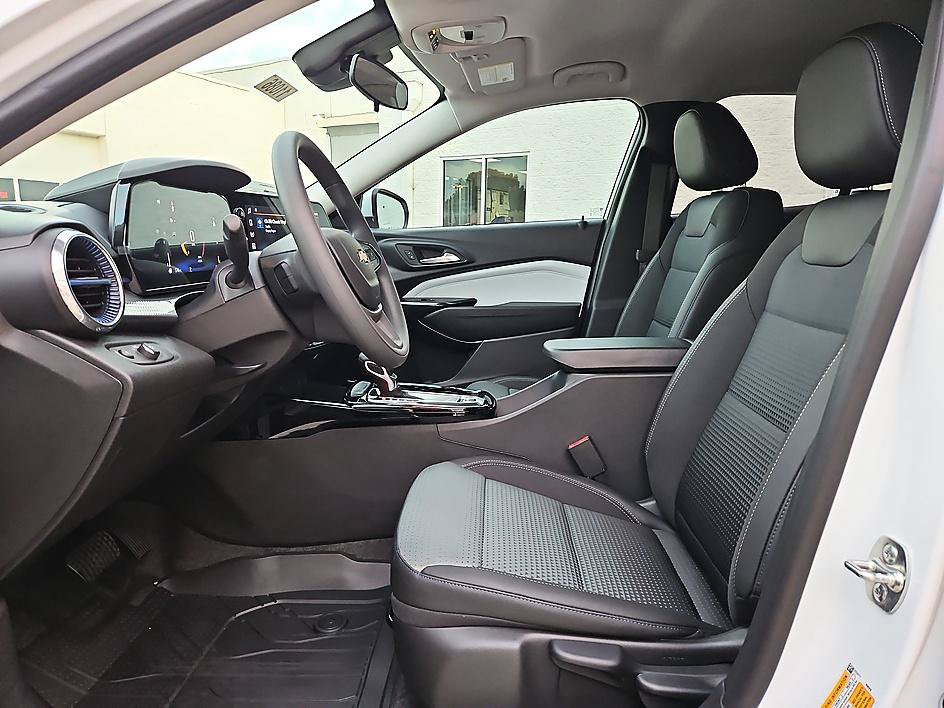 New 2026 Chevrolet Trax LT FWD image 9