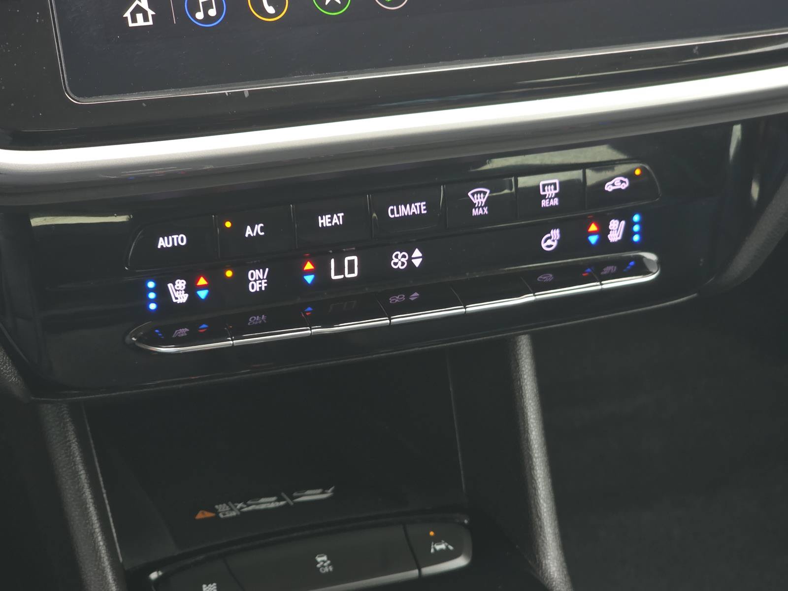 Used 2023 Chevrolet Bolt EUV Premier w/ Sun & Sound Package FWD image 23