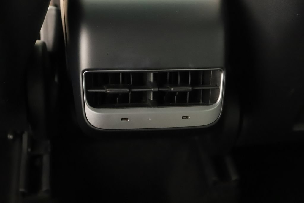 Used 2021 Tesla Model Y Long Range AWD/4WD image 18