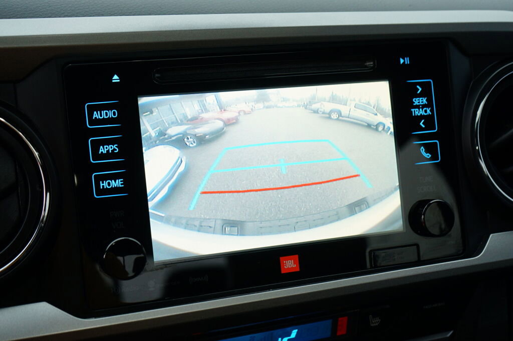 Used 2019 Toyota Tacoma Limited image 21