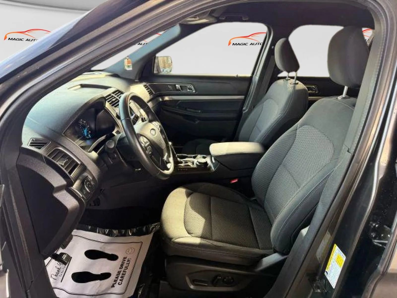 Used 2019 Ford Explorer XLT image 13