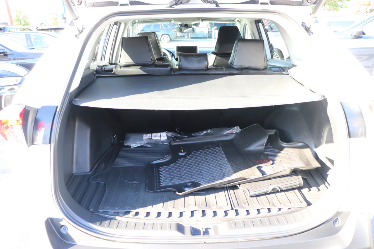 Used 2025 Toyota RAV4 XLE image 49