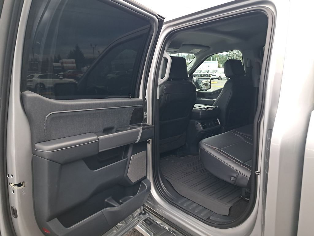 Used 2022 Ford F150 Lariat image 13