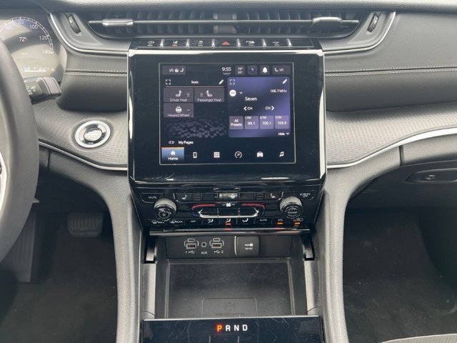 Used 2024 Jeep Grand Cherokee Altitude AWD/4WD image 25
