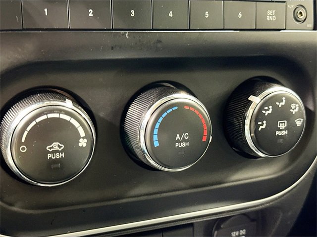 Used 2017 Jeep Compass High Altitude image 12