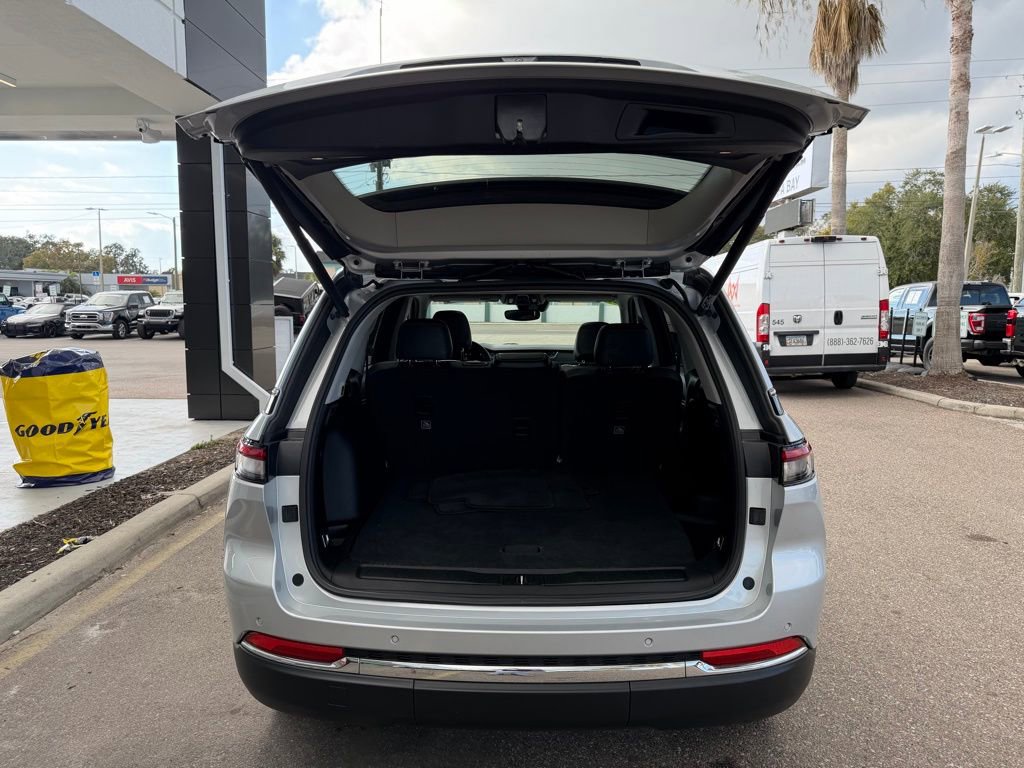 Certified 2023 Jeep Grand Cherokee Limited image 38