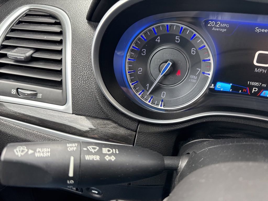 Used 2017 Chrysler 300 Limited w/ Value Package image 24