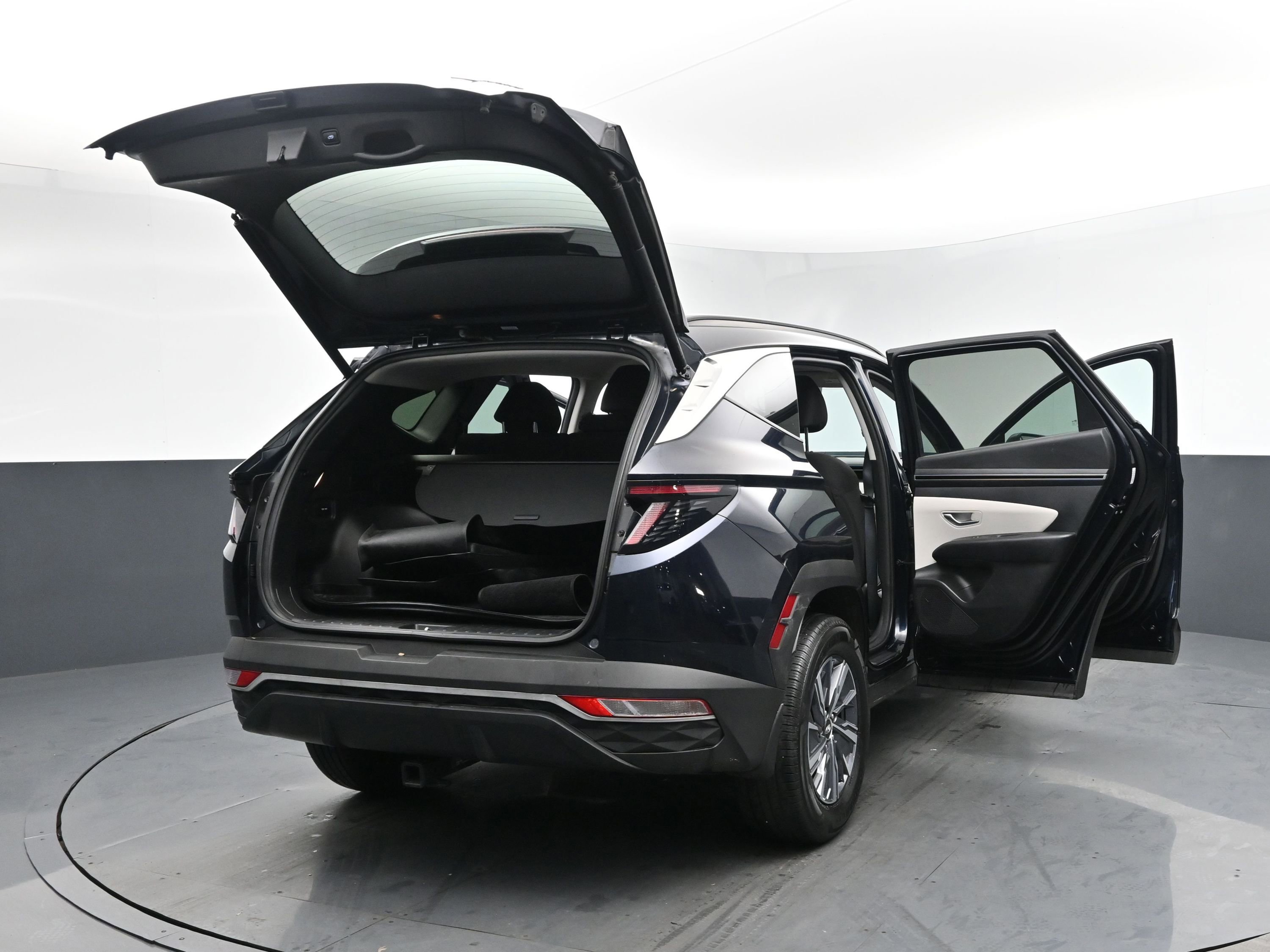 Used 2023 Hyundai Tucson Blue AWD/4WD image 26
