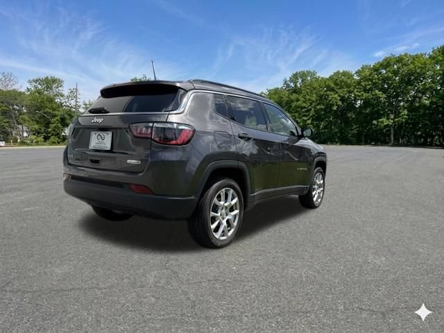 Used 2023 Jeep Compass Latitude AWD/4WD image 9