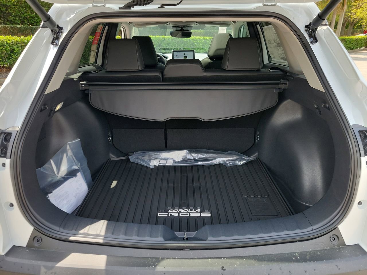 New 2026 Toyota Corolla Cross XLE image 8