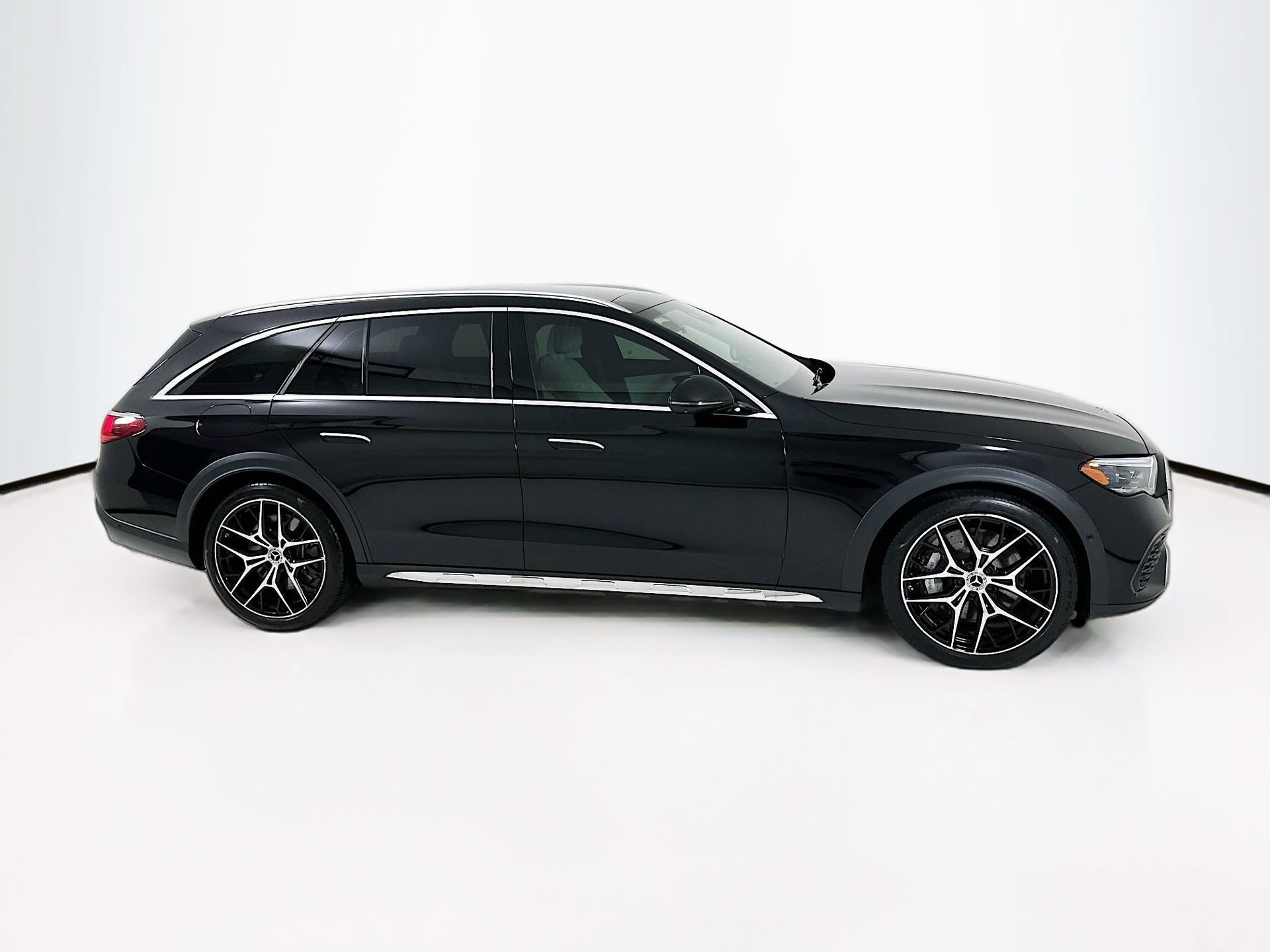 Certified 2024 Mercedes-Benz E 450 4MATIC All-Terrain Wagon image 9