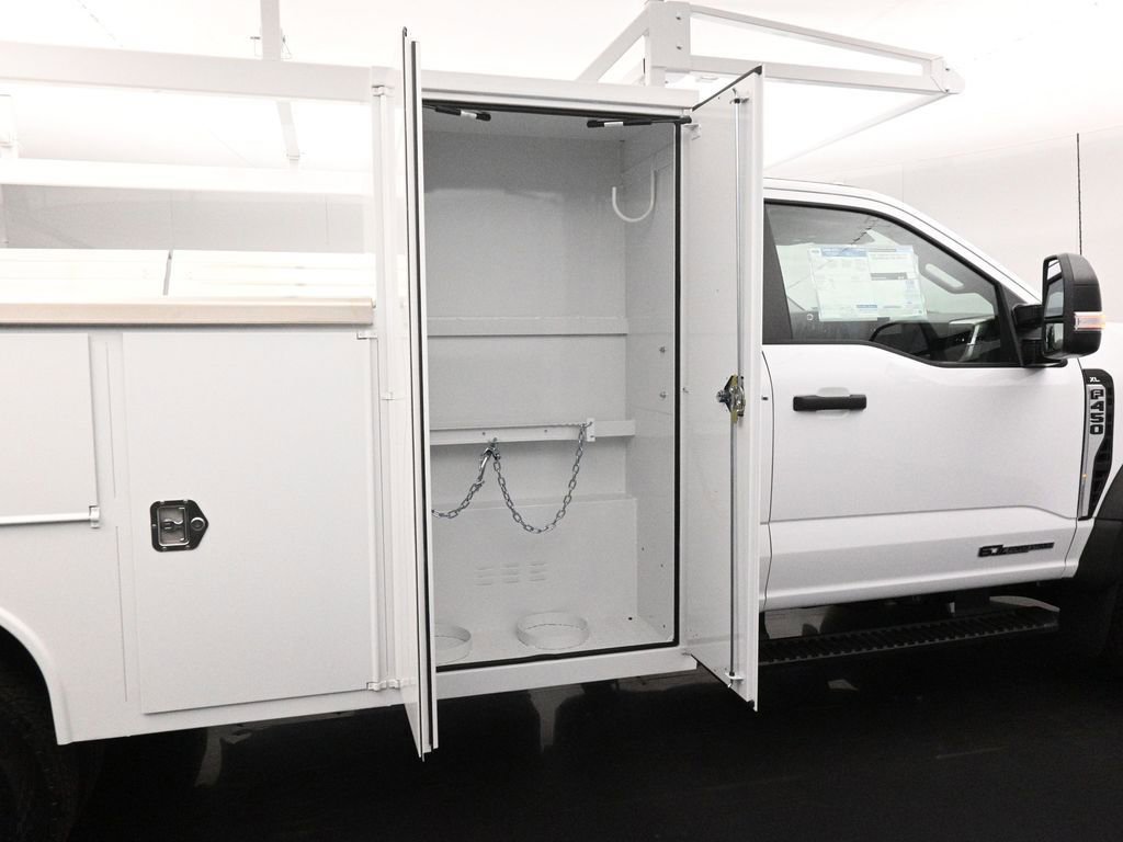 New 2024 Ford F450 XL w/ XL Chrome Package image 24