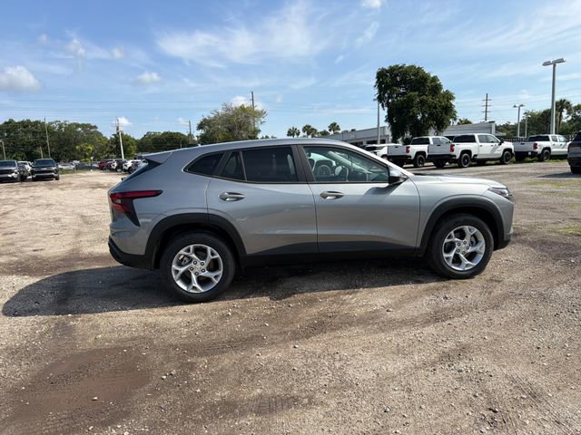 New 2026 Chevrolet Trax LS w/ LS Convenience Package FWD image 17