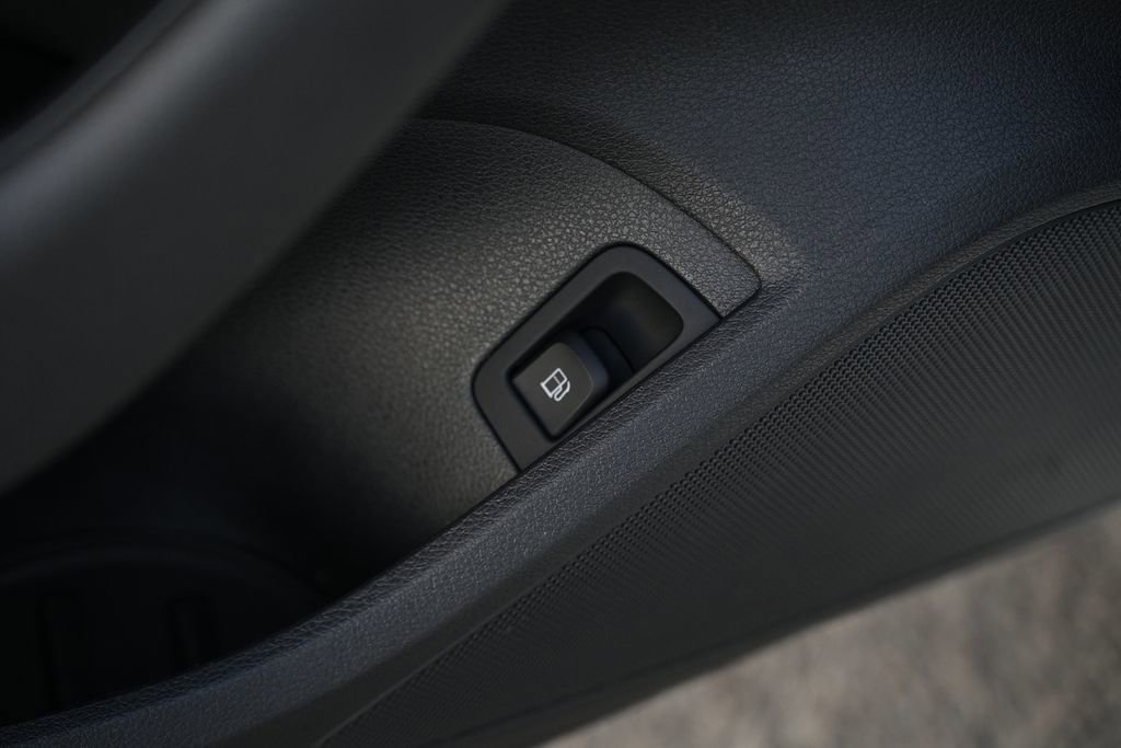 Used 2016 Audi A3 e-tron Premium Plus image 27