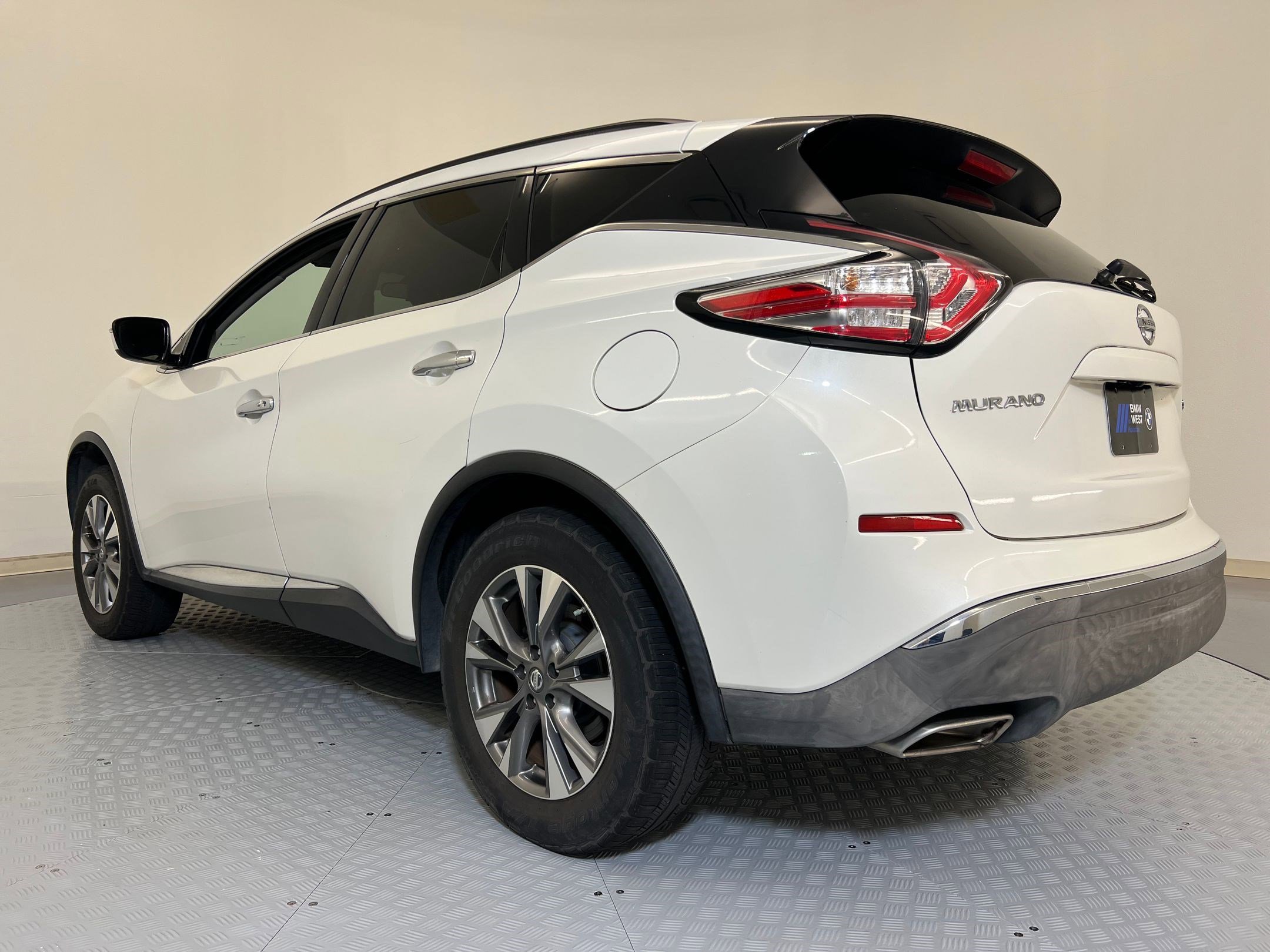 Used 2017 Nissan Murano SV image 3