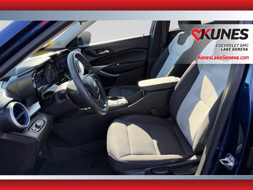 Used 2024 Chevrolet Trax LS w/ LS Convenience Package FWD image 19