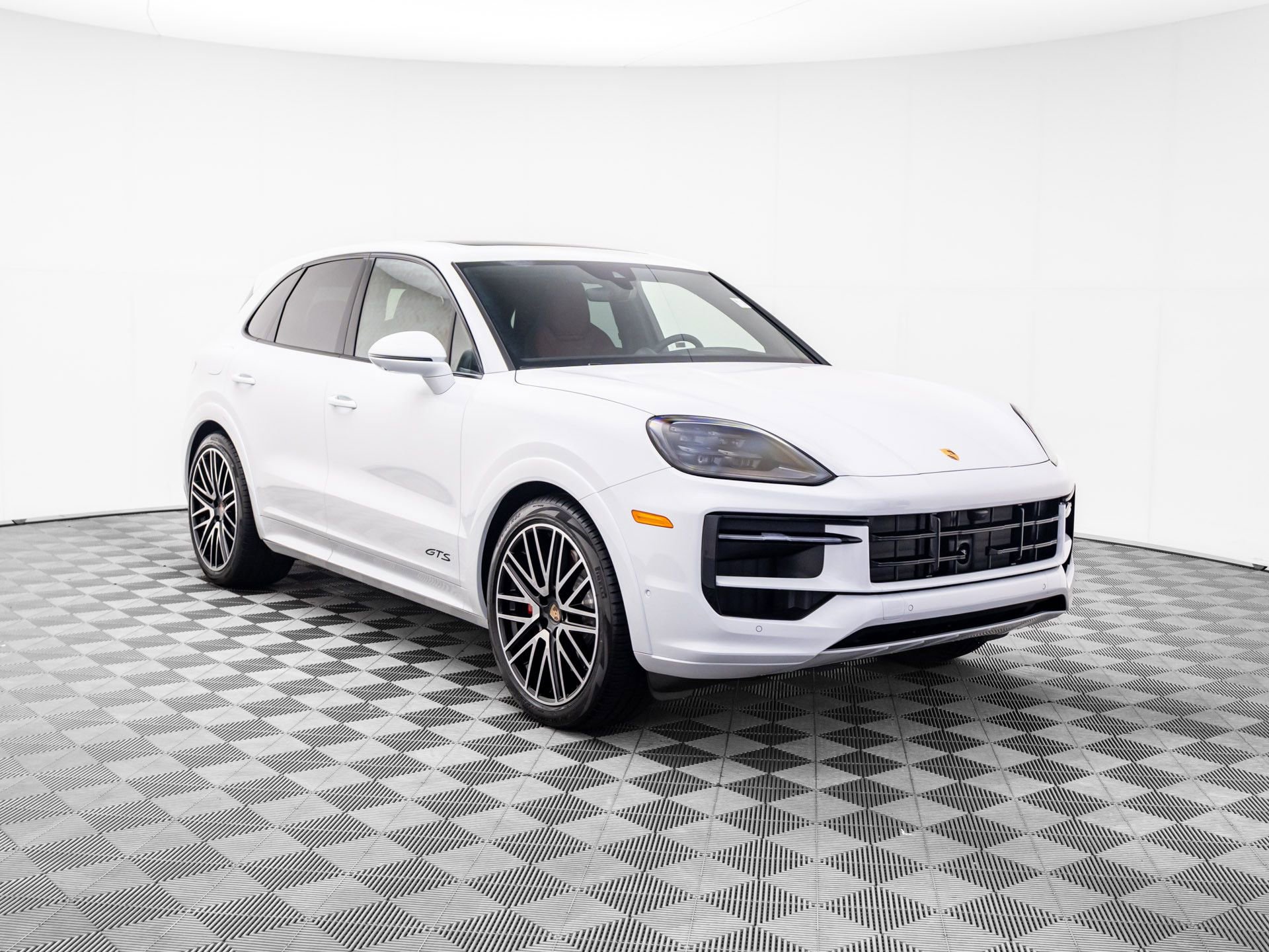 New 2026 Porsche Cayenne GTS image 6