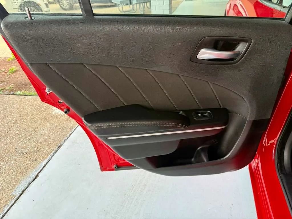 Used 2021 Dodge Charger SXT w/ Driver Convenience Group image 17