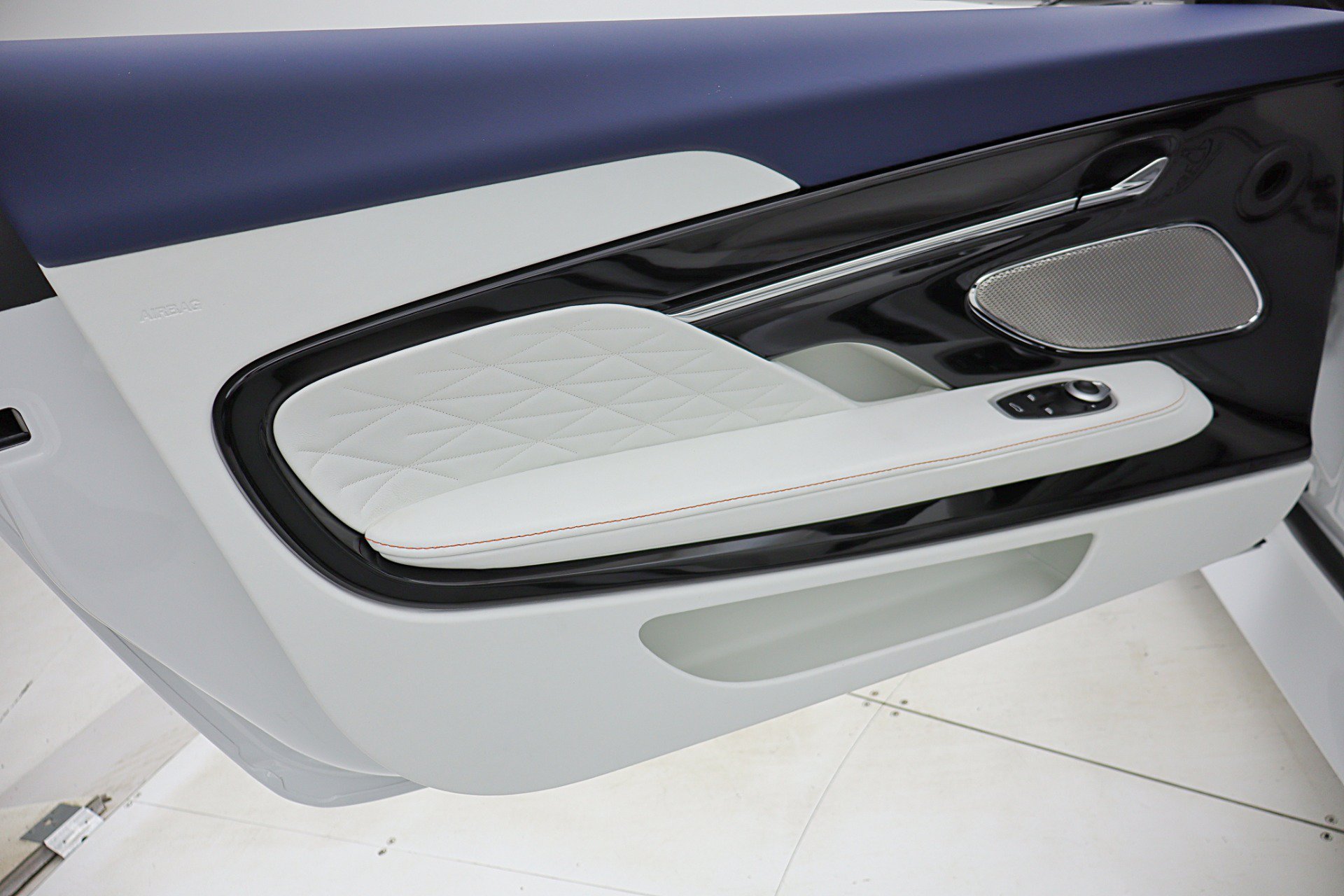Used 2026 Aston Martin DB12 Convertible RWD image 56