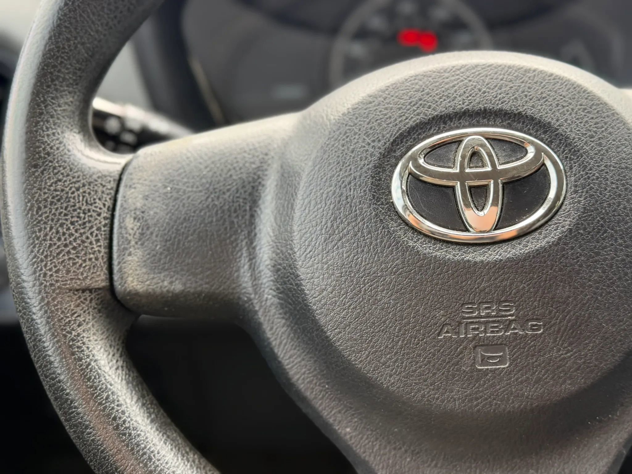 Used 2016 Toyota Yaris L FWD image 25
