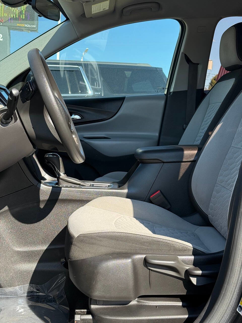 Used 2018 Chevrolet Equinox LS image 10