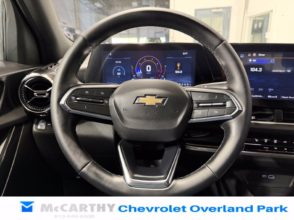 Used 2025 Chevrolet Equinox LT AWD/4WD image 12