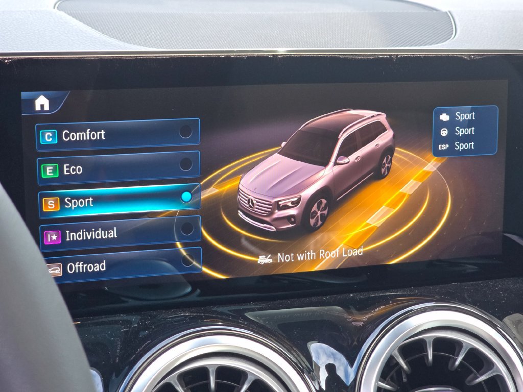 New 2026 Mercedes-Benz GLB 250 4MATIC image 33