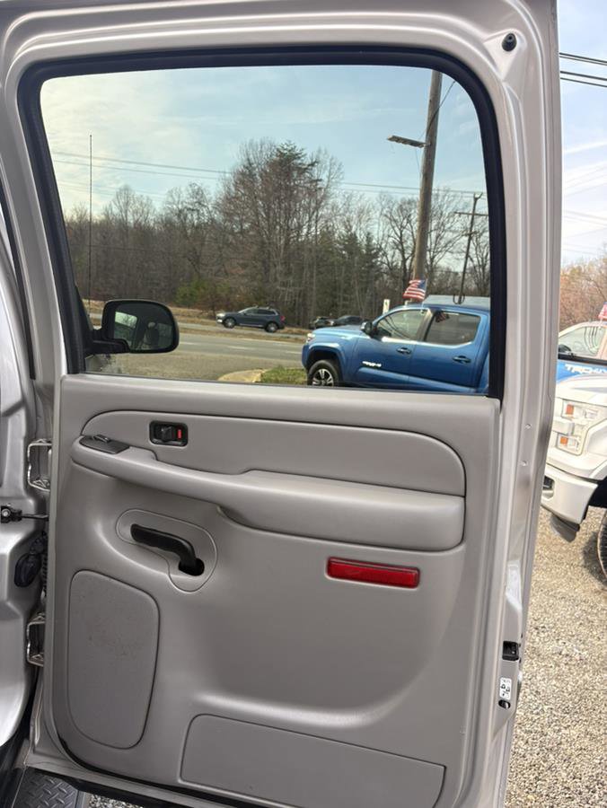 Used 2006 Chevrolet Avalanche LS image 19