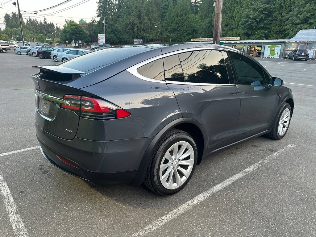 Used 2017 Tesla Model X 75D AWD/4WD image 5