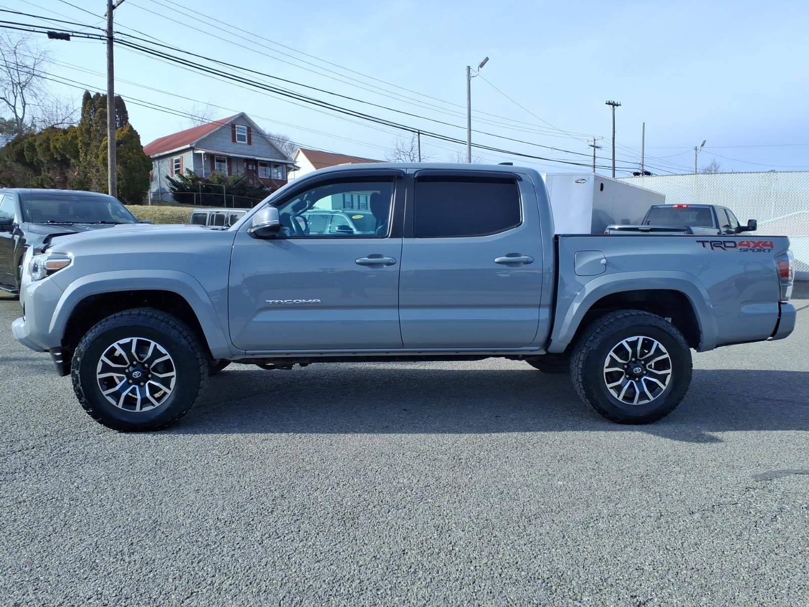 Used 2020 Toyota Tacoma TRD Off-Road image 3