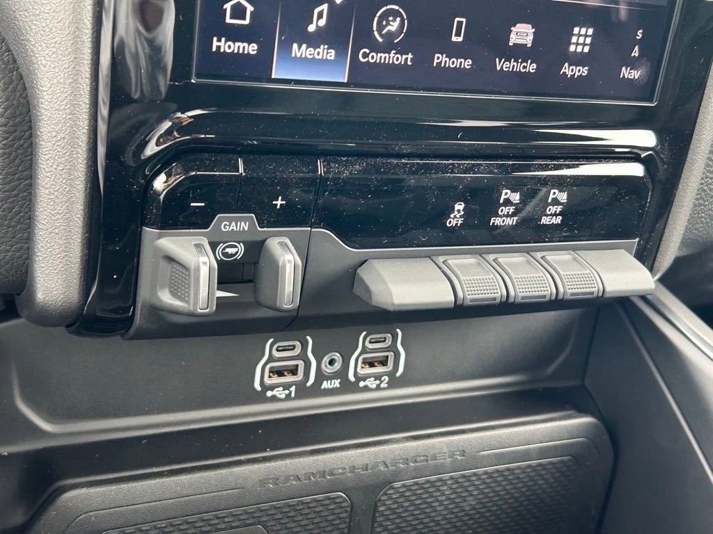 New 2025 RAM 1500 Big Horn RWD image 40