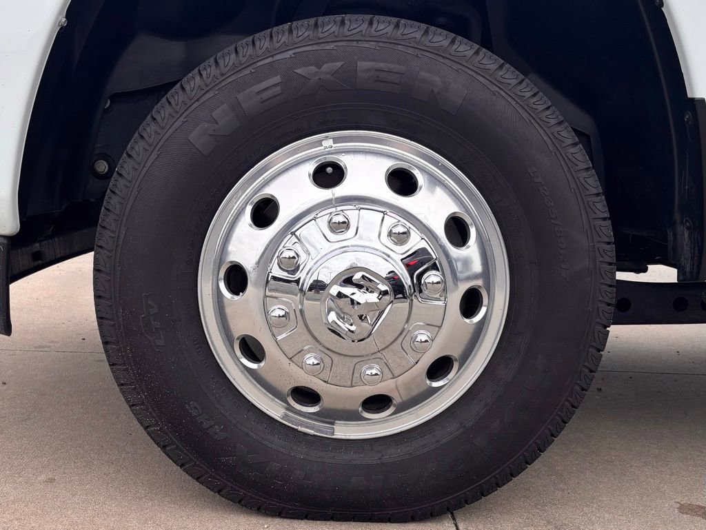 Used 2026 RAM 3500 Laramie AWD/4WD image 9