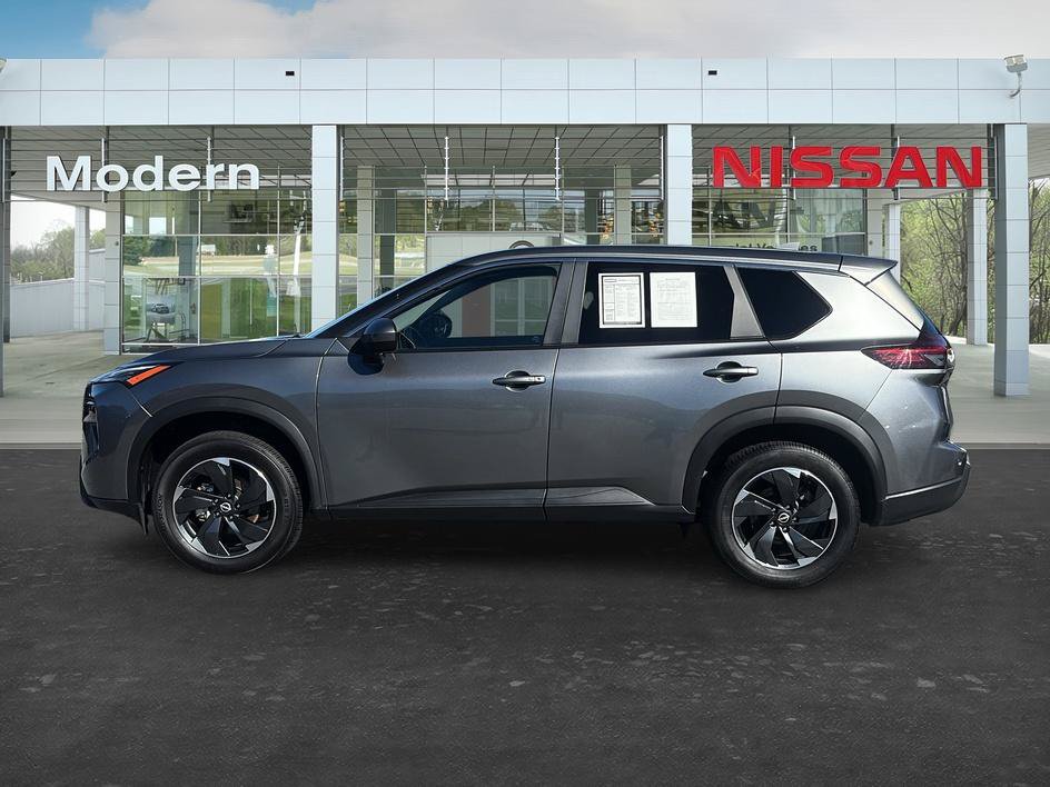 Certified 2025 Nissan Rogue SV FWD image 2