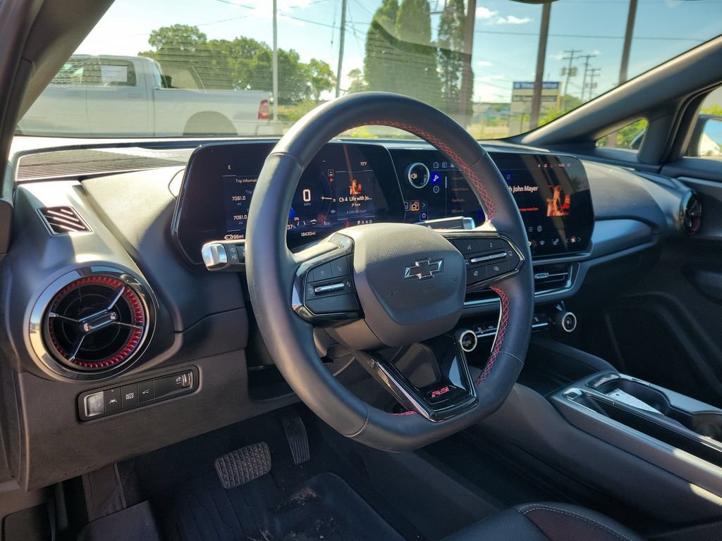 Certified 2024 Chevrolet Equinox EV RS FWD image 21