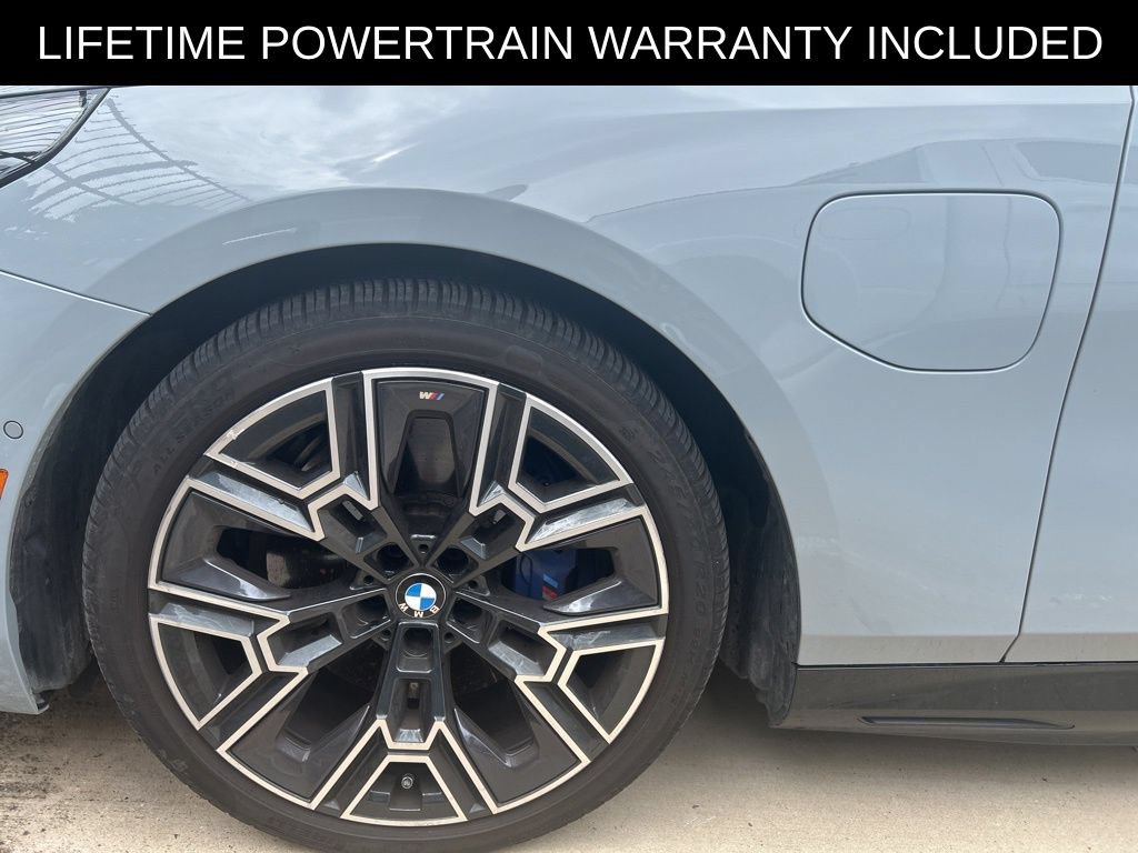 Used 2026 BMW 550e xDrive w/ Executive Package AWD/4WD image 11