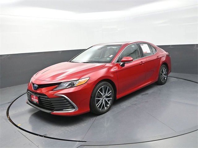 Used 2023 Toyota Camry XLE w/ Navigation Package image 3